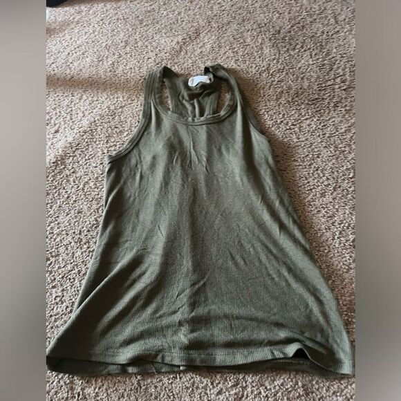Carly jean medium tank top - Picture 4 of 7
